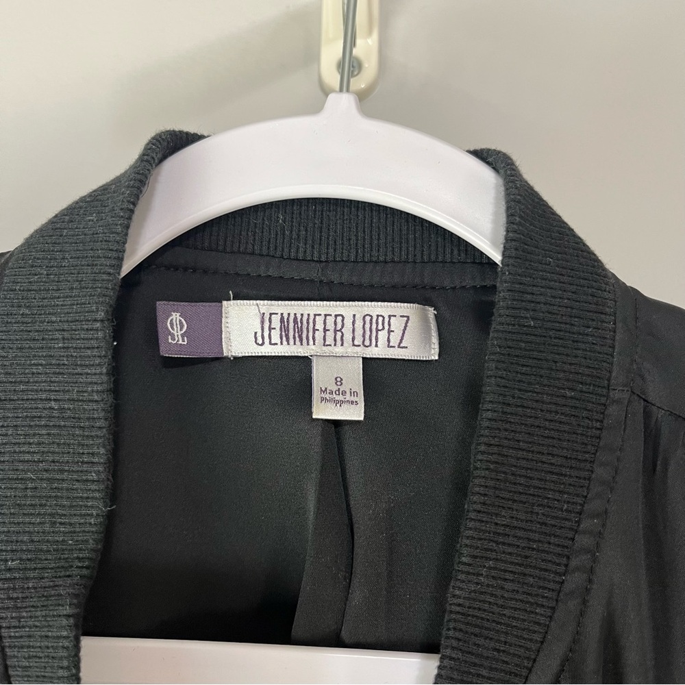 JENNIFER LOPEZ Black Satin Cropped Zip Up Bomber Jacket Size 8 | EUC - Picture 3 of 8